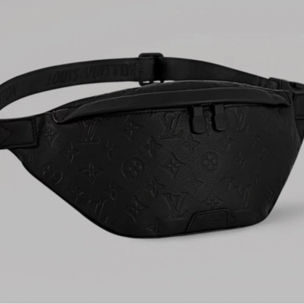 Louis Vuitton Black Monogram Discovery Belt Bag - Picture 9 of 10